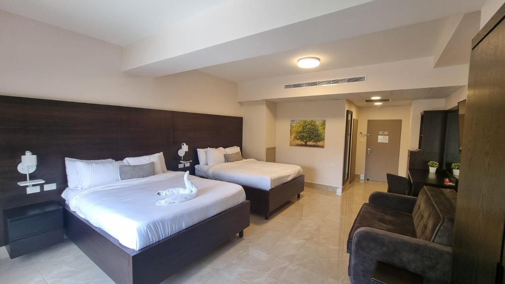 Mizirawi Historic Hotel Ramallah Bagian luar foto